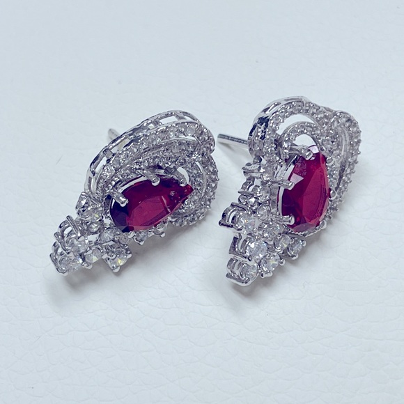 Jewelry - Pink embellished earrings
